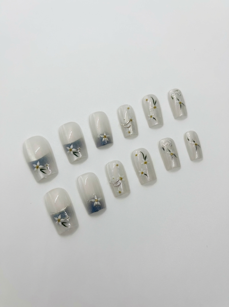 Silver Frost Press-On Nails With Application Kit