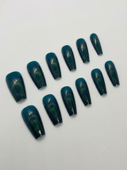Arctic Sage  Press-On Nails With Application Kit