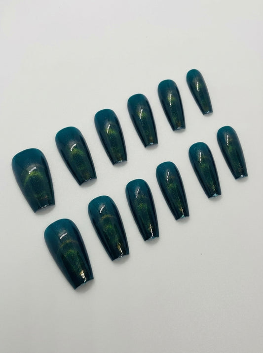 Arctic Sage  Press-On Nails With Application Kit