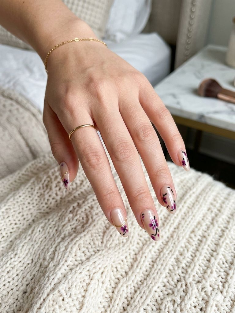 Wildflower Elegance Press-On Nails With Application Set