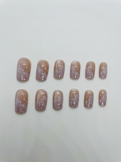 Lace Aura Press-On Nails With Application Kit