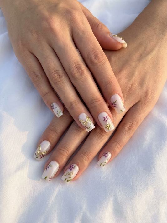 Lavender Gilded Press-On Nails With Application Kit